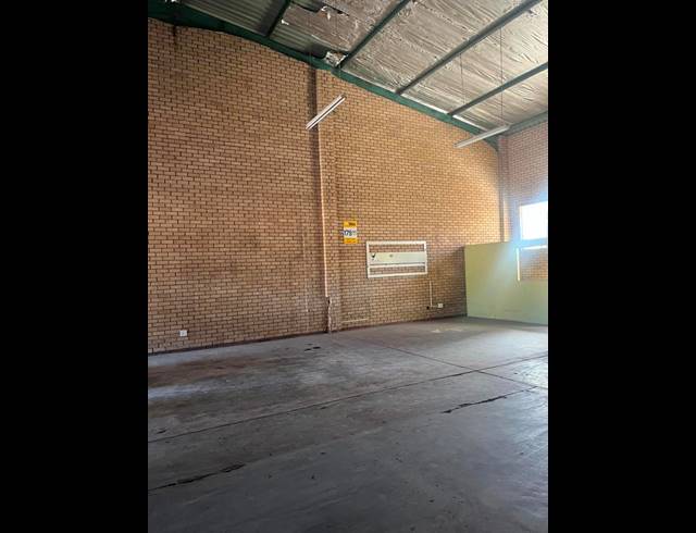 INDUSTRIAL PROPERTY TO RENT IN MAFIKENG CBD